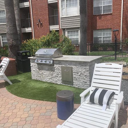 Spacious 2Br&2Ba Med Center Apt, Free Parking&Shuttle ヒューストン エクステリア 写真