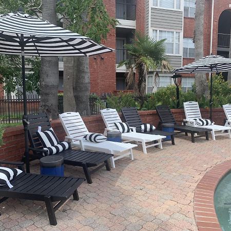 Spacious 2Br&2Ba Med Center Apt, Free Parking&Shuttle ヒューストン エクステリア 写真