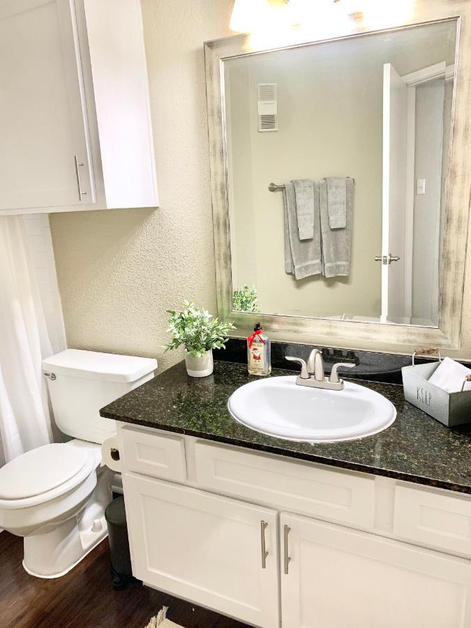 Spacious 2Br&2Ba Med Center Apt, Free Parking&Shuttle ヒューストン エクステリア 写真